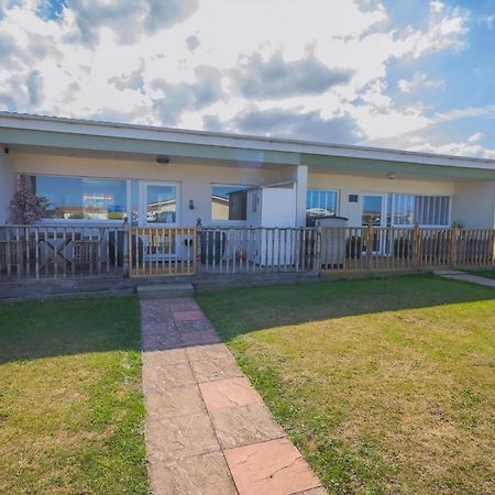 Chalet For Hire At Rainbows End Near A Beautiful Norfolk Beach Ref 31039R Bacton  المظهر الخارجي الصورة