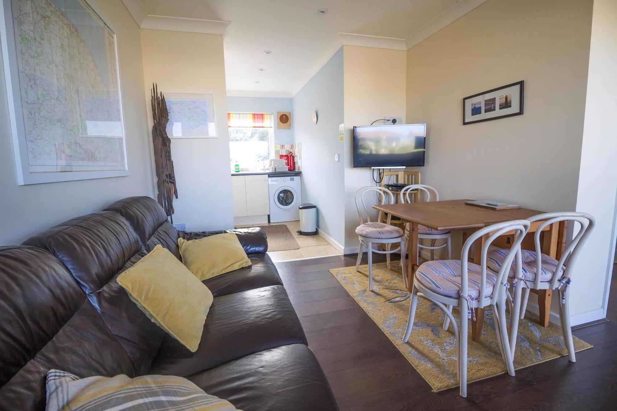 Chalet For Hire At Rainbows End Near A Beautiful Norfolk Beach Ref 31039R Bacton  المظهر الخارجي الصورة