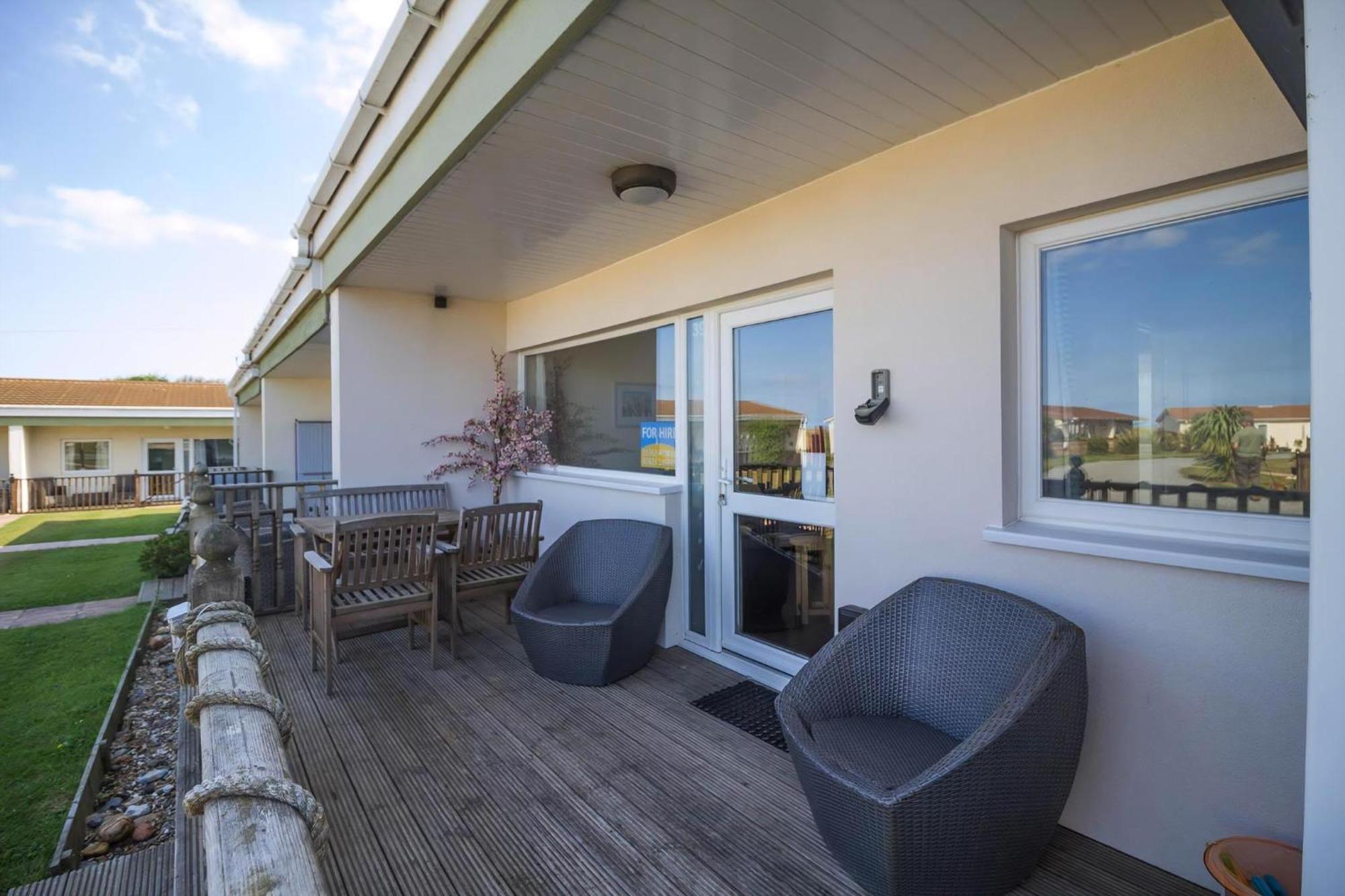 Chalet For Hire At Rainbows End Near A Beautiful Norfolk Beach Ref 31039R Bacton  المظهر الخارجي الصورة