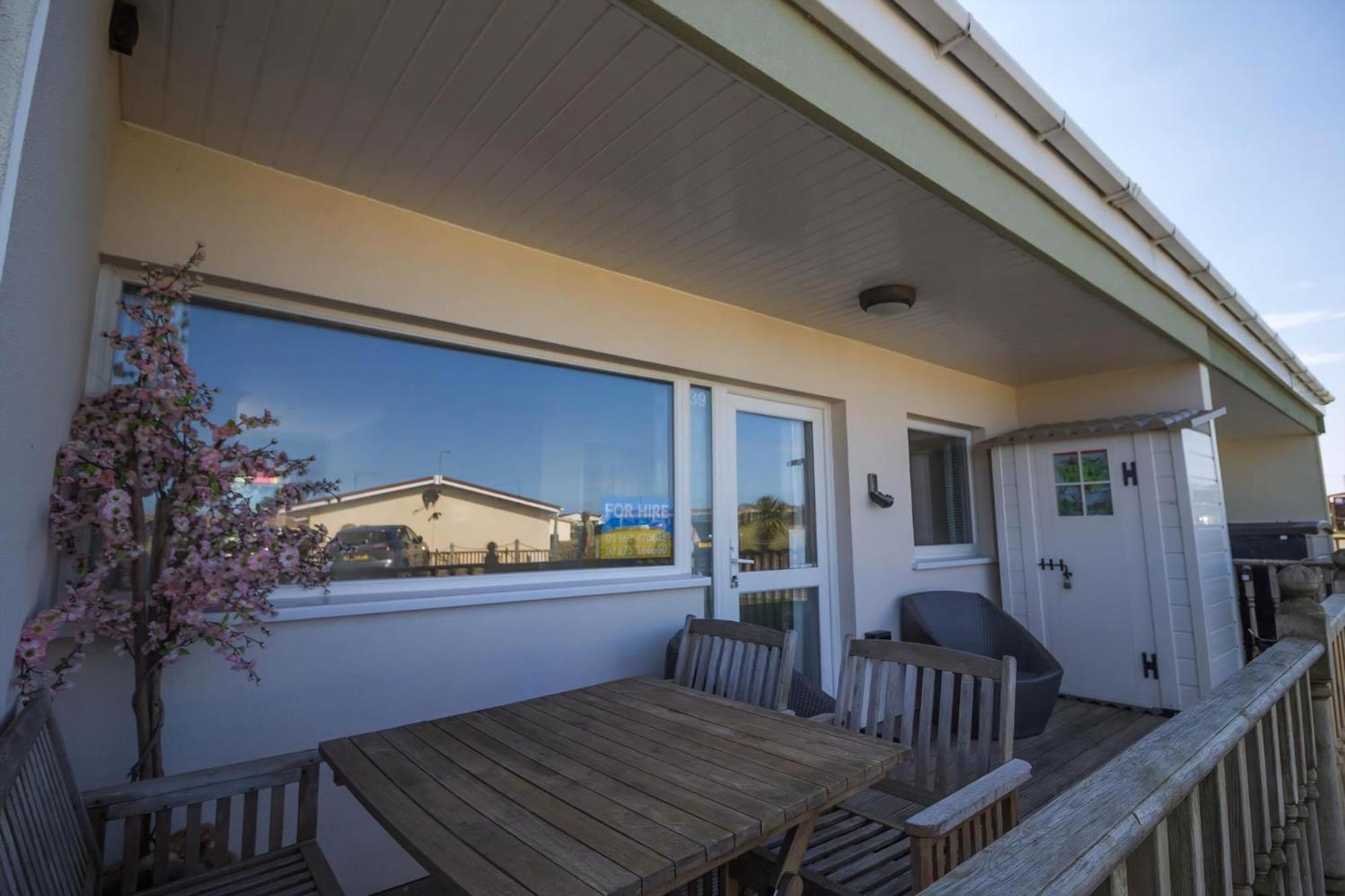Chalet For Hire At Rainbows End Near A Beautiful Norfolk Beach Ref 31039R Bacton  المظهر الخارجي الصورة